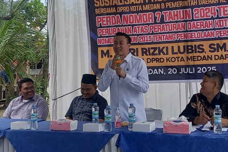Anggota DPRD Kota Medan dari Fraksi Partai NasDem, Afri Rizki Lubis, saat sosialiasi perda tentang pengelolaan persampahan.