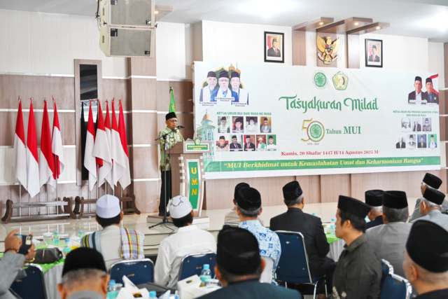 Wakil Gubernur Sumatera Utara (Sumut) Surya menghadiri puncak peringatan Milad ke-50 Majelis Ulama Indonesia (MUI) Sumut di Kampus UMN Syekh Muhammad Yunus, Jalan Gedung Arca, Medan, Kamis (14/8/2025). Foto/Diskominfo Sumut 