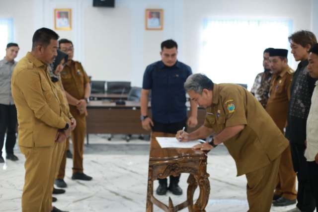 MoU Kelompok Tani Hutan Subur Tani dan PT SANI untuk tanaman pisang Abaka