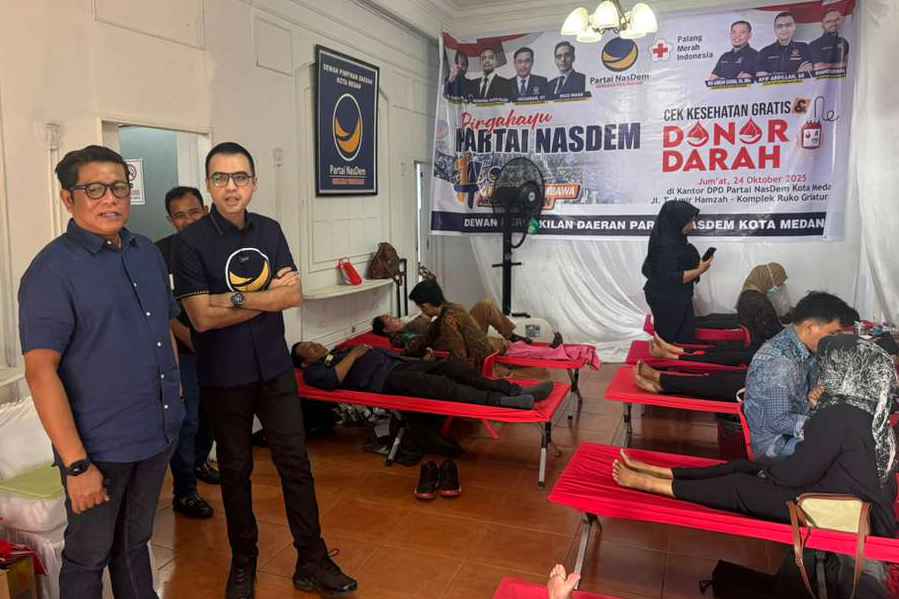 IMG-20251024-WA0024 Ketua DPD Partai NasDem Kota Medan, Afif Abdillah SE didampingi Khairuddin.