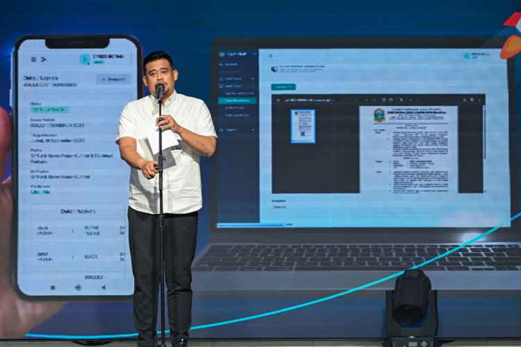Gubernur Sumut Muhammad Bobby Afif Nasution meluncurkan Aplikasi Sistem Administrasi Manajemen Tata Administrasi Persuratan Sumatera Utara (SIMANTAP SUMUT) di Aula Raja Inal Siregar, lantai 2 Kantor Gubernur Sumut, Jalan Diponegoro No. 30, Medan, Selasa (13/1/2026).