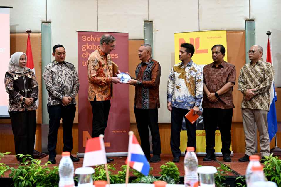 PJ SEKDA PELANTIKAN KONSUL KEHORMATAN BELANDA 07